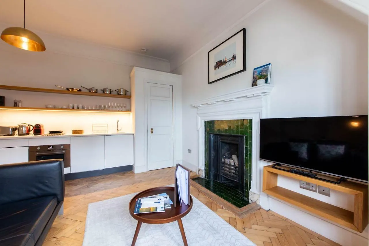 Linton Collection - The West Wing Apartment Edinburgh